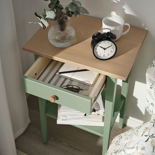 HEMNES komodin, gri-yeşil-açık kahverengi boyalı, 46x35 cm