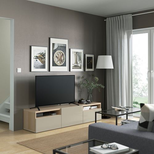 BESTÅ tv sehpası, ağartılmış meşe görünümlü-parlak cila-bej, 180x42x39 cm, SELSVIKEN, fren raylı