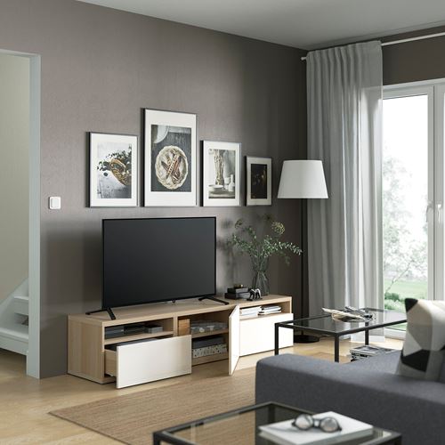 BESTÅ tv sehpası, ağartılmış meşe görünümlü-parlak cila-beyaz, 180x42x39 cm, SELSVIKEN, fren raylı