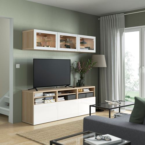 BESTÅ tv ünitesi, ağartılmış meşe görünümlü-parlak cila-beyaz, 180x42x192 cm, SELSVIKEN/GLASSVIK, çıt çıt raylı